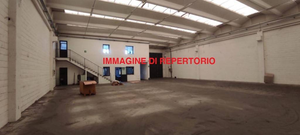 locale commerciale in vendita a Vittorio Veneto