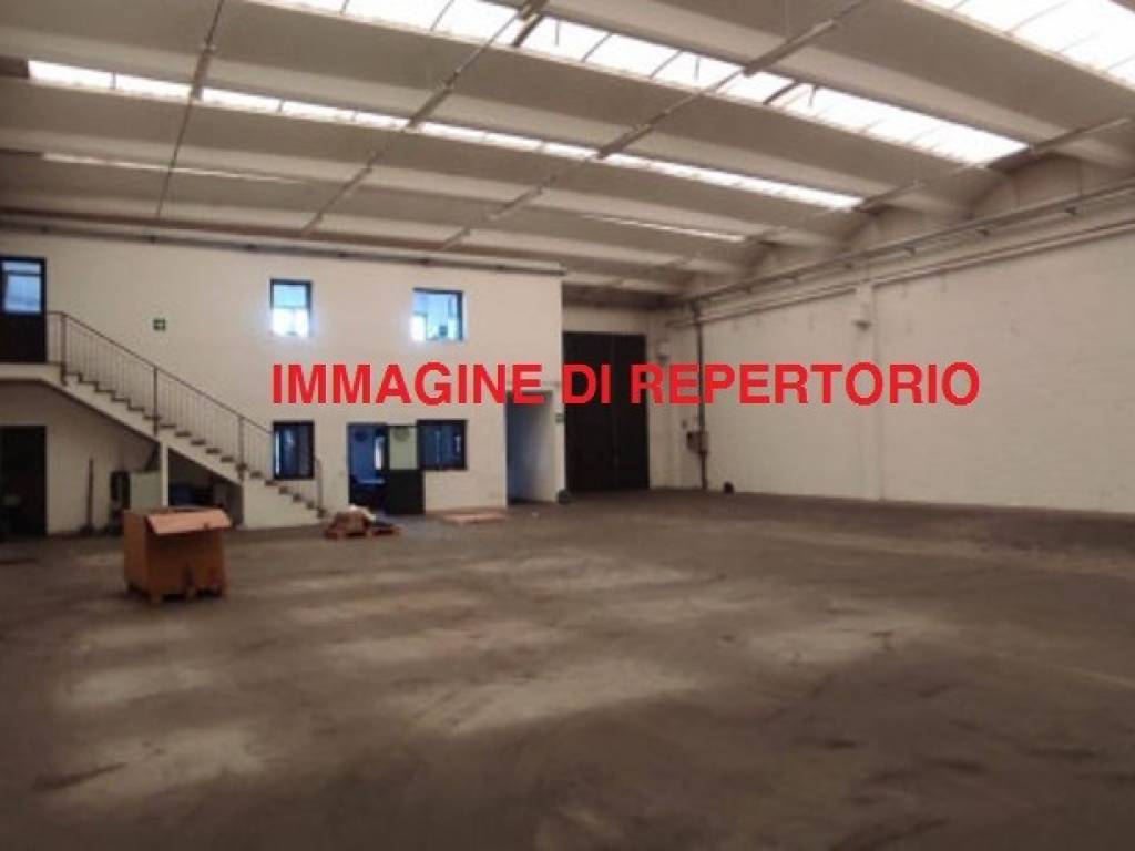 locale commerciale in vendita a Vittorio Veneto