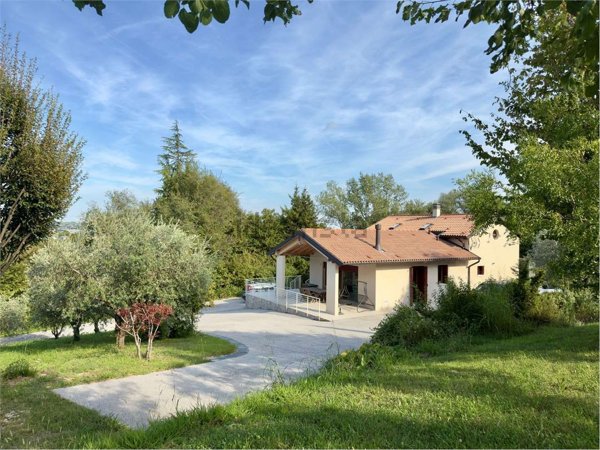 casa indipendente in vendita a Vittorio Veneto