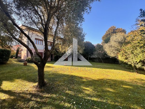 casa indipendente in vendita a Vittorio Veneto