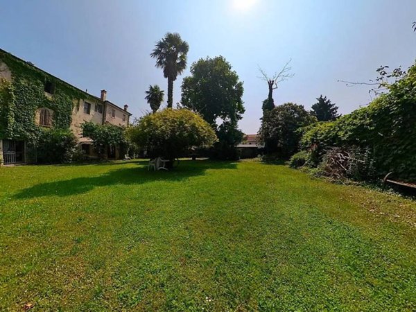 casa indipendente in vendita a Vittorio Veneto