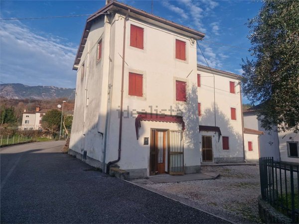 casa indipendente in vendita a Vittorio Veneto