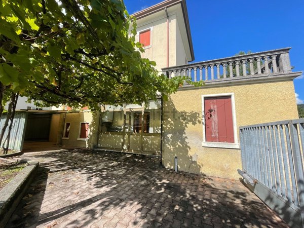 casa indipendente in vendita a Vittorio Veneto
