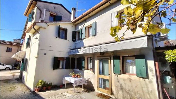 casa indipendente in vendita a Vittorio Veneto