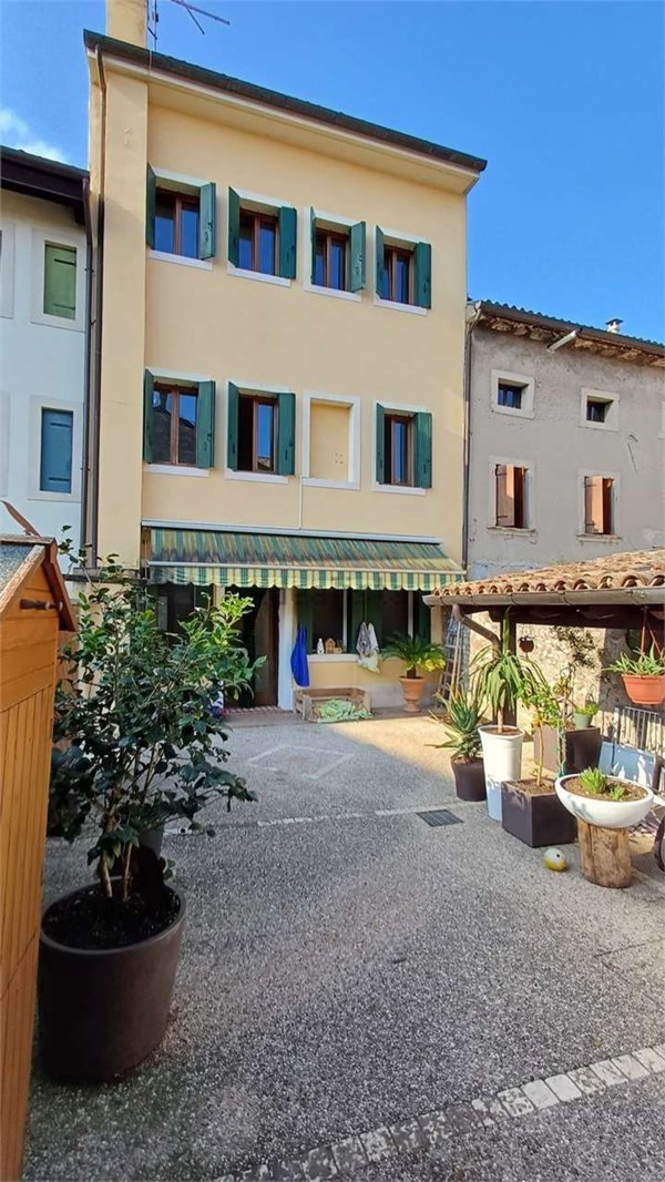 casa indipendente in vendita a Vittorio Veneto