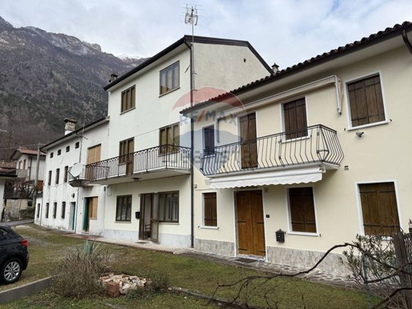 casa indipendente in vendita a Vittorio Veneto