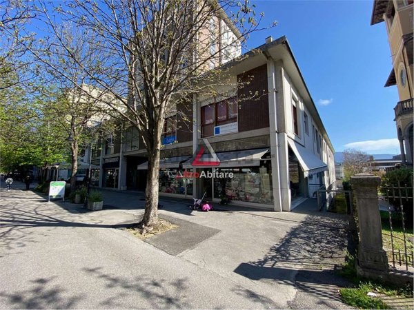 locale commerciale in vendita a Vittorio Veneto