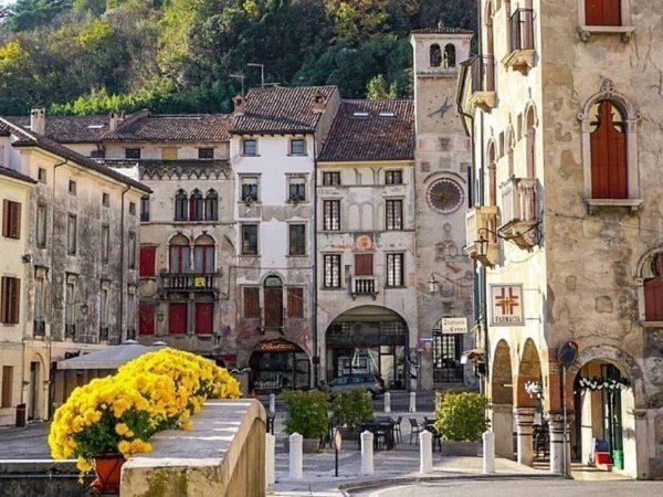 casa indipendente in vendita a Vittorio Veneto