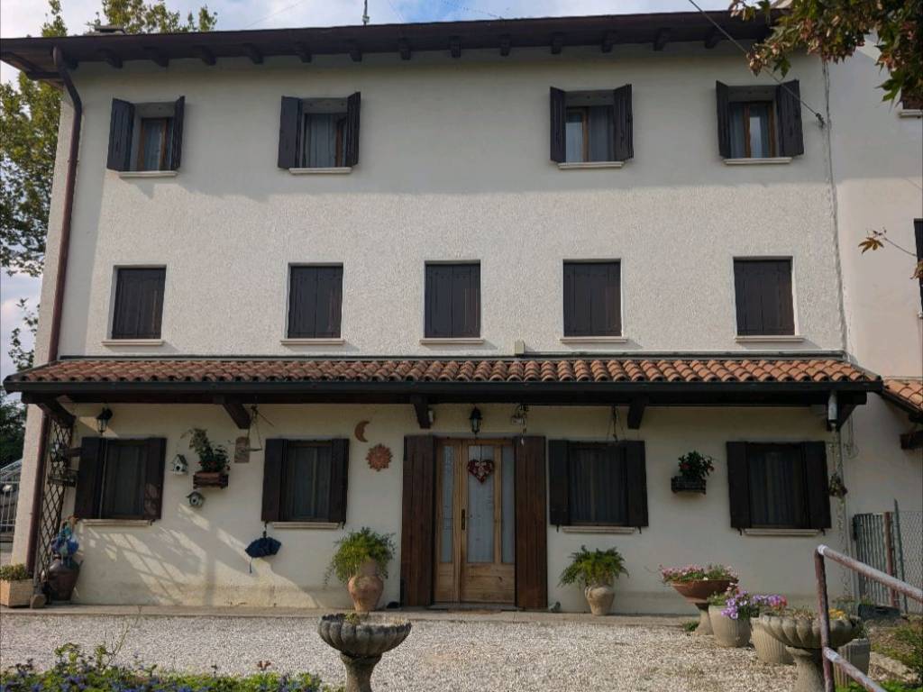 casa indipendente in vendita a Vittorio Veneto