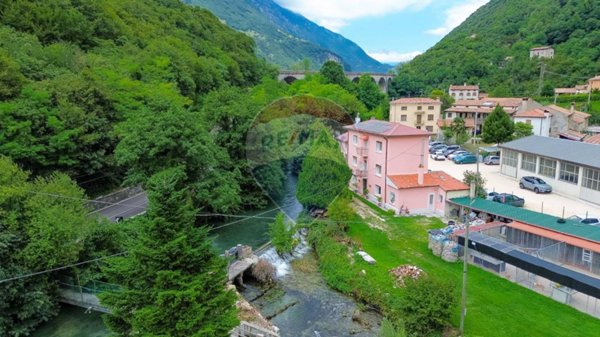 casa indipendente in vendita a Vittorio Veneto