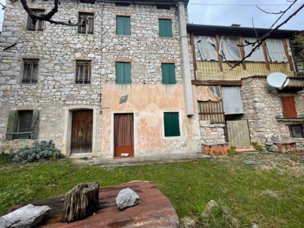 casa indipendente in vendita a Vittorio Veneto