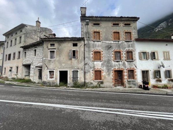 casa indipendente in vendita a Vittorio Veneto