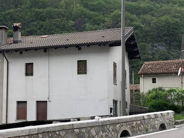casa indipendente in vendita a Vittorio Veneto