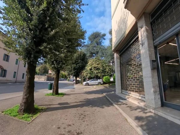 negozio in vendita a Vittorio Veneto