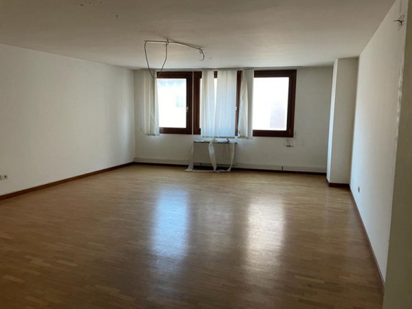 ufficio in vendita a Vittorio Veneto