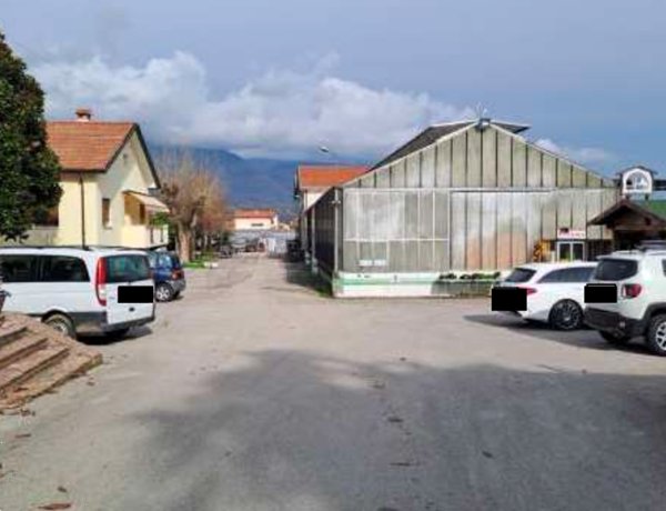 locale di sgombero in vendita a Vittorio Veneto