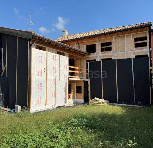 casa indipendente in vendita a Vittorio Veneto