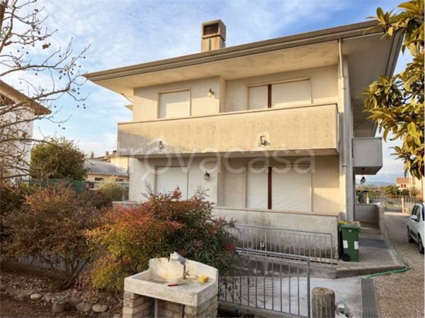 casa indipendente in vendita a Vittorio Veneto