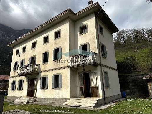 casa indipendente in vendita a Vittorio Veneto