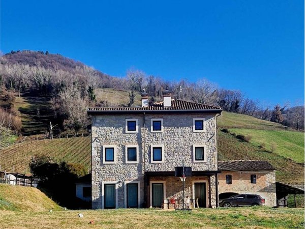 casa indipendente in vendita a Vittorio Veneto