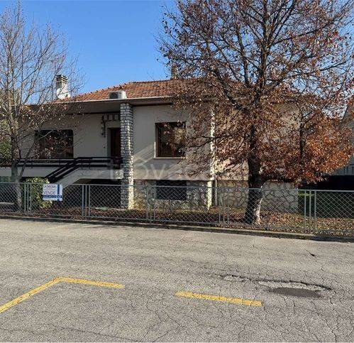 casa indipendente in vendita a Vittorio Veneto