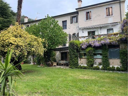 casa indipendente in vendita a Vittorio Veneto