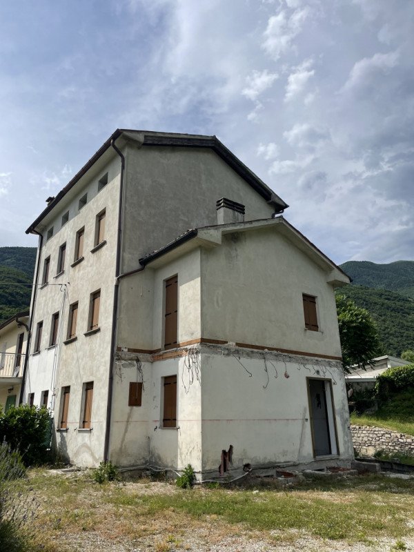 casa indipendente in vendita a Vittorio Veneto