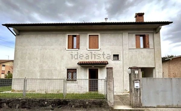 casa indipendente in vendita a Vittorio Veneto