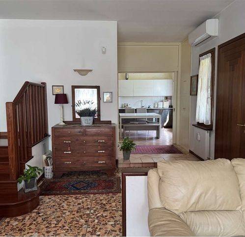 casa indipendente in vendita a Vittorio Veneto