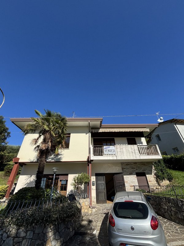 casa indipendente in vendita a Vittorio Veneto