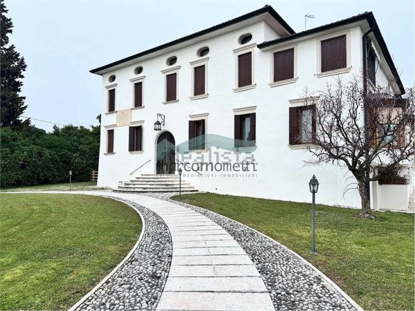 casa indipendente in vendita a Vittorio Veneto