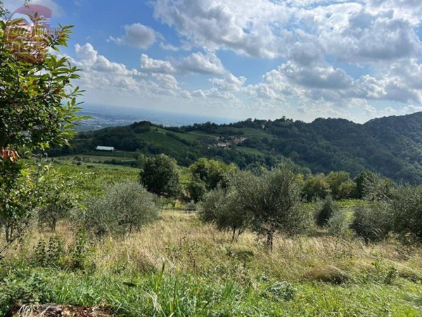 casa indipendente in vendita a Vittorio Veneto