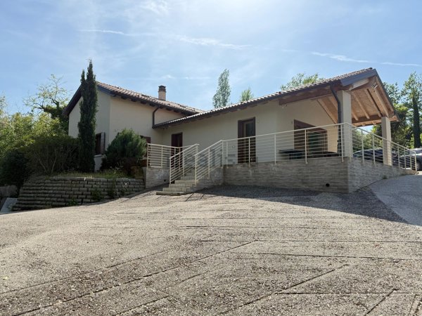 casa indipendente in vendita a Vittorio Veneto