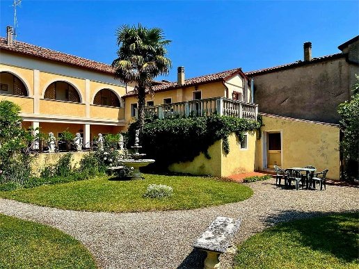 casa indipendente in vendita a Vittorio Veneto