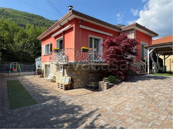casa indipendente in vendita a Vittorio Veneto