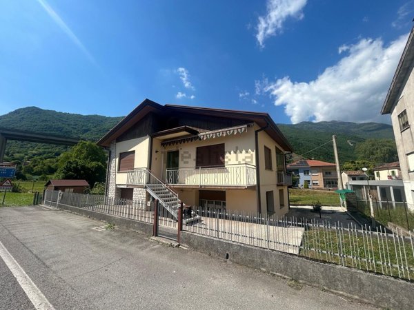 casa indipendente in vendita a Vittorio Veneto