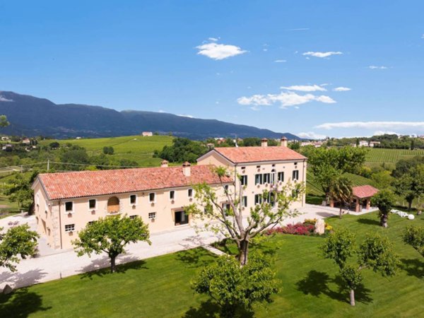 casa indipendente in vendita a Vittorio Veneto