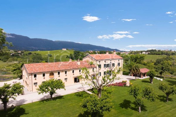 casa indipendente in vendita a Vittorio Veneto