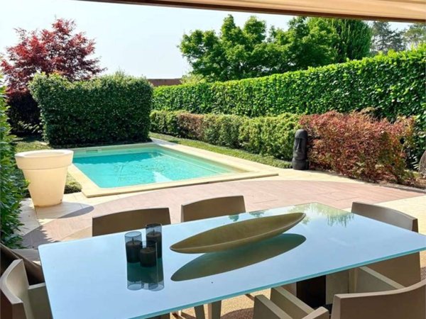 casa indipendente in vendita a Vittorio Veneto