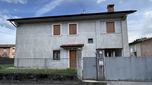 casa indipendente in vendita a Vittorio Veneto