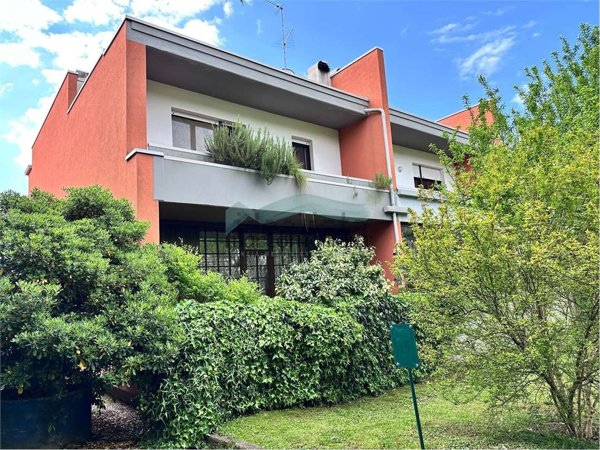casa indipendente in vendita a Vittorio Veneto
