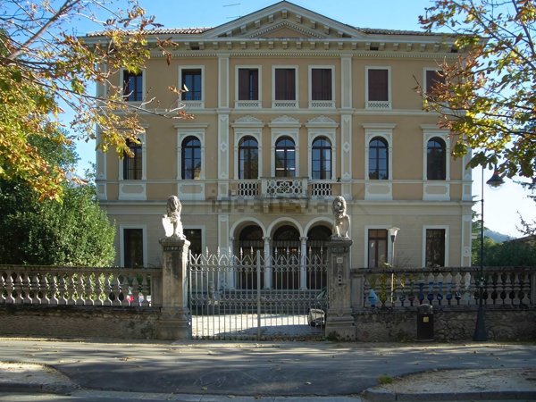 casa indipendente in vendita a Vittorio Veneto