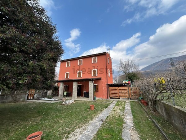 casa indipendente in vendita a Vittorio Veneto