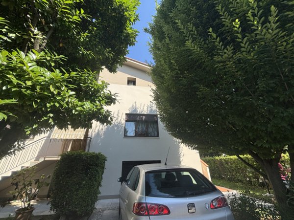 casa indipendente in vendita a Vittorio Veneto