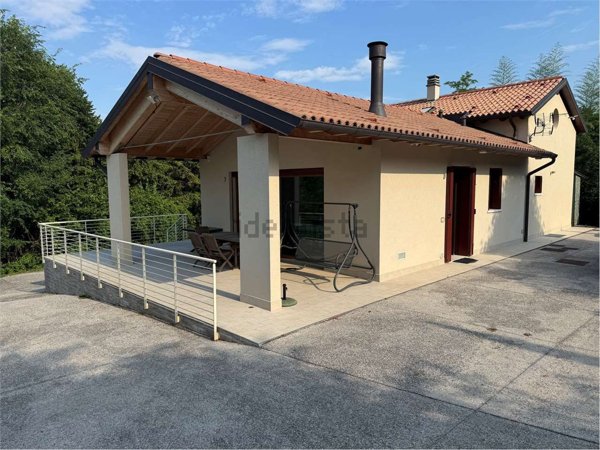 casa indipendente in vendita a Vittorio Veneto