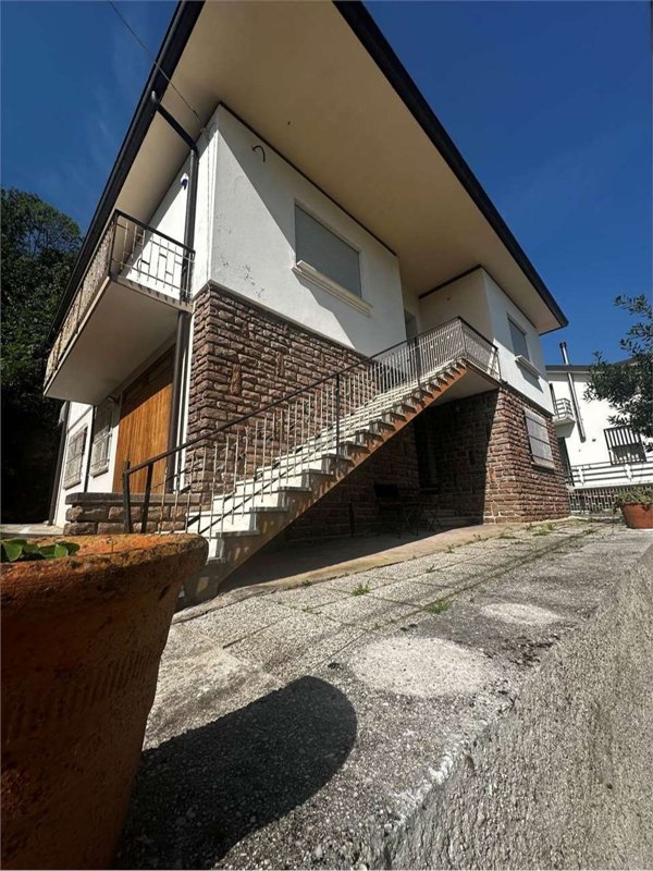 casa indipendente in vendita a Vittorio Veneto