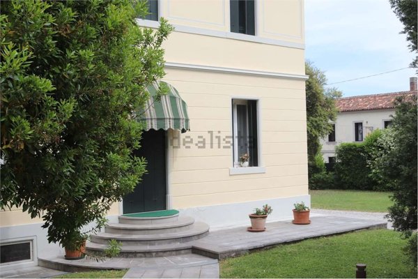 casa indipendente in vendita a Vittorio Veneto