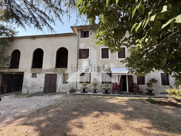 casa indipendente in vendita a Vittorio Veneto