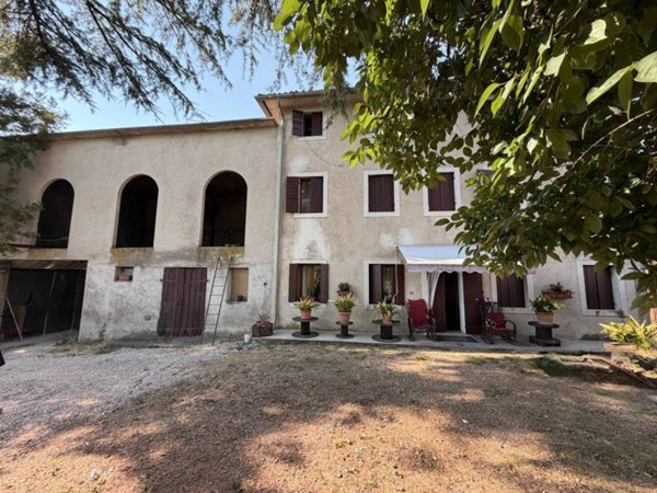 casa indipendente in vendita a Vittorio Veneto