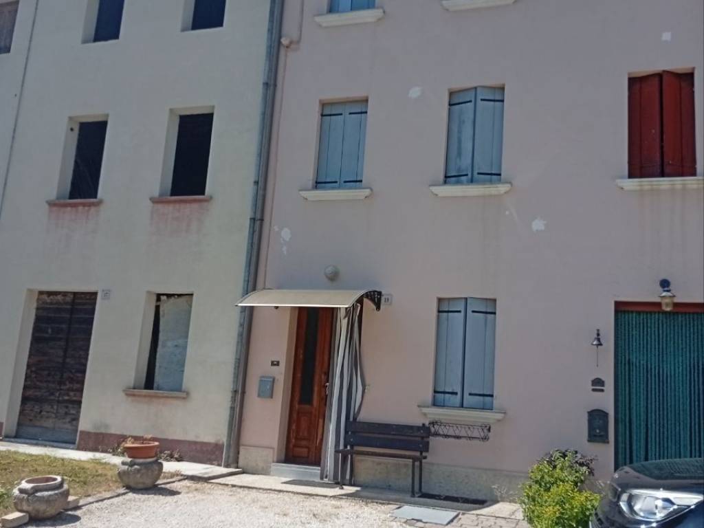 casa indipendente in vendita a Vittorio Veneto